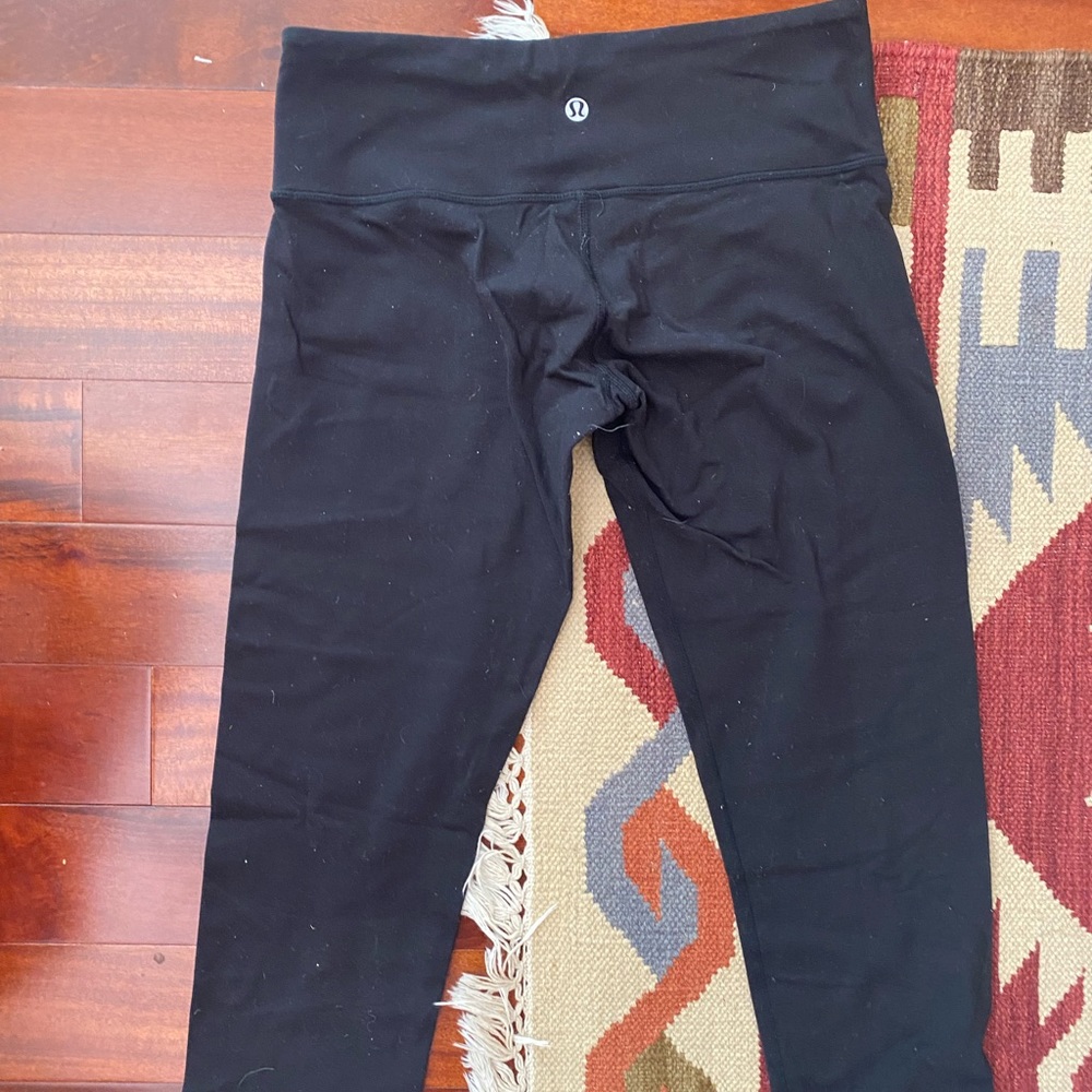 Size 6 lululemon cropped black leggings